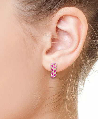 Souverel – 14k Roségouden Hoppende Oorbellen met Levendige Robijnen en Witte Diamanten